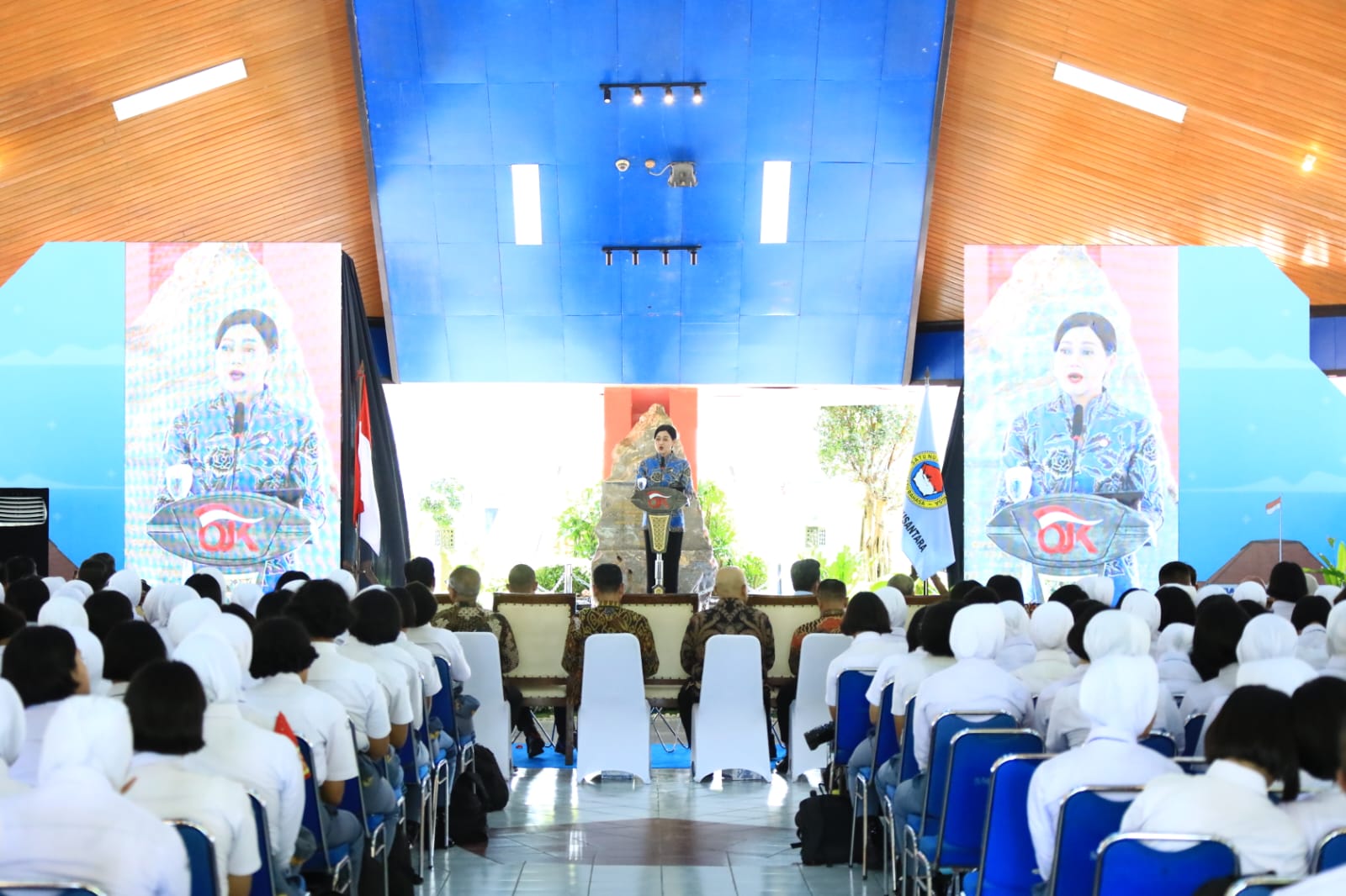 Click here to insert a picture from SharePoint.