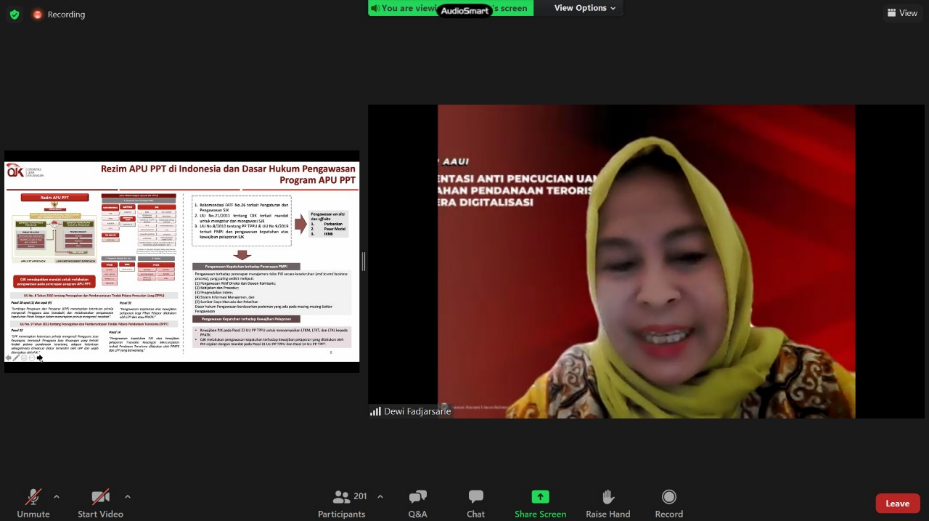 Ubah Sumber Sinyal Pada Proyektor Atau Layar Presentasi